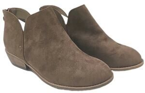 Journee Collection ~Woman Size 8.5W~ Livvy Heeled Ankle Boots Taupe NWOB.